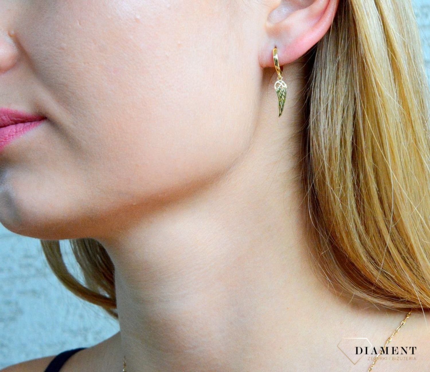 Złote kolczyki damskie 375 wiszące skrzydełka na kółeczku KL 5122A 375.jpg